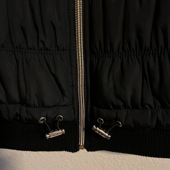 Calvin Klein Faux Fur Puffer Vest Size Medium - Picture 4 of 9